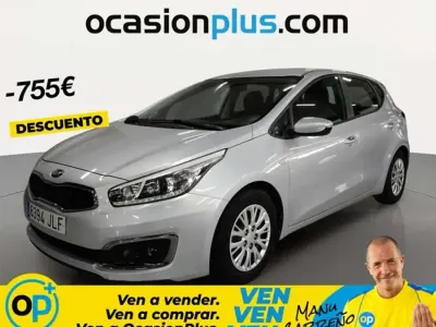 Käytetty Kia Ceed 101 HP (74 kW) 2016 Hopea Viistoperä