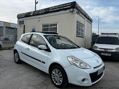 Usado Renault Clio II Dynamique 105 CV (77 kW) 2009 Blanco Berlina