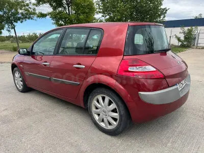 Usado Renault Mégane Extreme 105 CV (77 kW) 2007 Granate Berlina