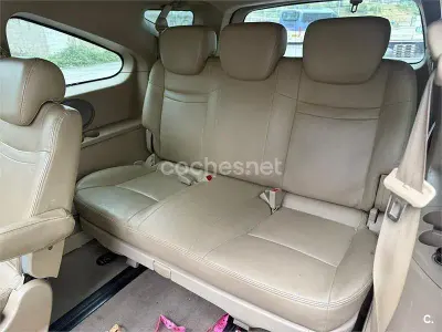 Usado SsangYong Rodius Limited 165 CV (121 kW) 2012 Negro Monovolumen