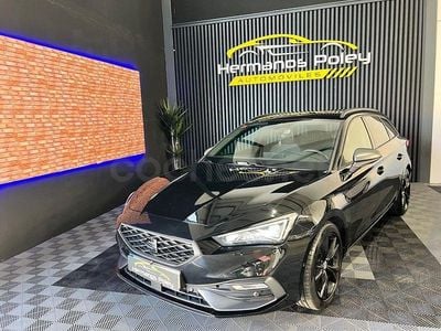 Usado Seat Leon FR 150 CV (110 kW) 2022 Negro Familiar