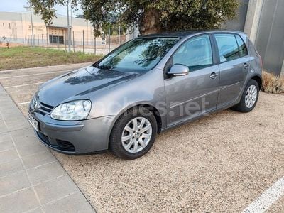 Usado VW Golf IV Trendline 105 CV (77 kW) 2005 Gris / plata Berlina