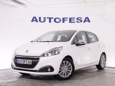 Usado Peugeot 208 Allure 82 CV (60 kW) 2016 Blanco Utilitario