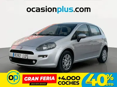 Usado Fiat Punto Easy 75 CV (55 kW) 2015 Gris Utilitario