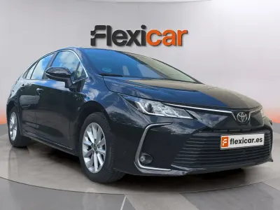 Usado Toyota Corolla Active 140 CV (102 kW) 2023 Negro Berlina