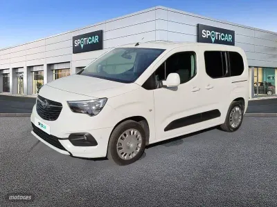 Usado Opel Combo Innovation 131 CV (96 kW) 2019 Blanco Monovolumen