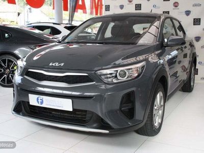 Gris Usado 2023 Kia Stonic SUV | 16.300 € (Precio justo)