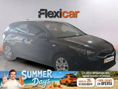 Usado Kia Ceed 100 CV (73 kW) 2021 Negro Utilitario