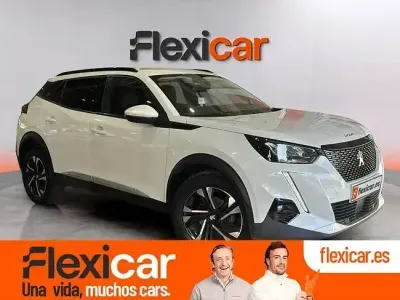 Usado Peugeot 2008 Allure 130 CV (95 kW) 2021 Blanco SUV
