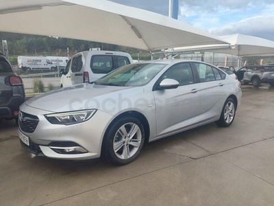 Usado Opel Insignia Business 136 CV (100 kW) 2017 Gris / plata Berlina
