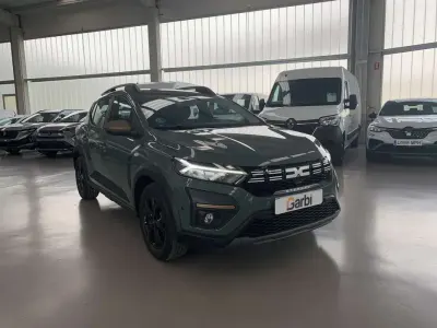 Usado Dacia Sandero Extreme 101 CV (74 kW) 2025 Verde Utilitario