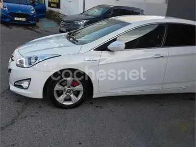 Usado Hyundai i40 115 CV (84 kW) 2012 Blanco Berlina