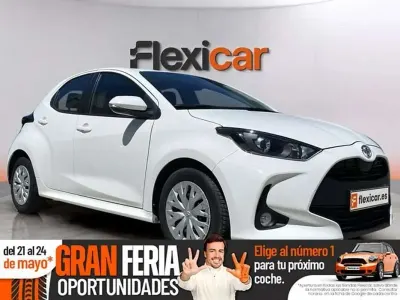 Usado Toyota Yaris Edition 125 CV (91 kW) 2023 Blanco Utilitario