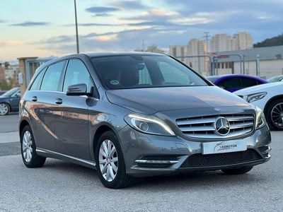 Gris Usado 2011 Mercedes B180 Monovolumen | 10.490 € (Un poco caro)