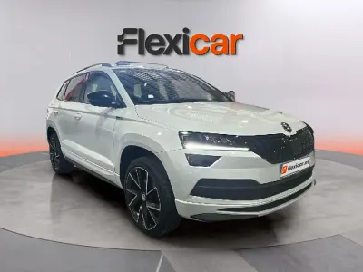 Usado Skoda Karoq SportLine 150 CV (110 kW) 2020 Blanco SUV