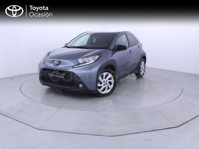 Usado Toyota Aygo X Play 72 CV (52 kW) 2025 Gris / plata SUV