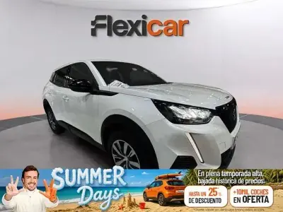 Usado Peugeot 2008 Active 100 CV (73 kW) 2022 Blanco SUV
