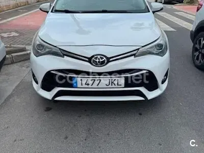 Usado Toyota Avensis Advance 143 CV (105 kW) 2016 Blanco Familiar