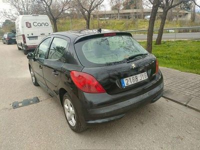 Usado Peugeot 207 70 CV (51 kW) 2006 Negro Berlina