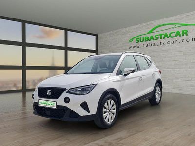 Usado Seat Arona Style 110 CV (80 kW) 2021 Blanco SUV