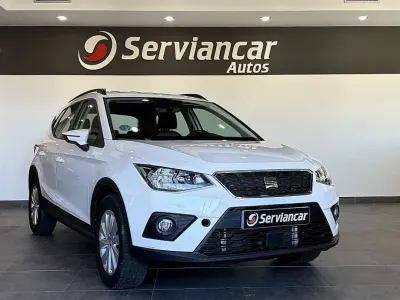 Usado Seat Arona Style 110 CV (80 kW) 2021 Blanco SUV
