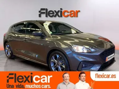 Usado Ford Focus ST-Line 120 CV (88 kW) 2019 Gris Utilitario