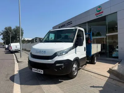 Usado Iveco Daily 116 CV (85 kW) 2018 Blanco Van