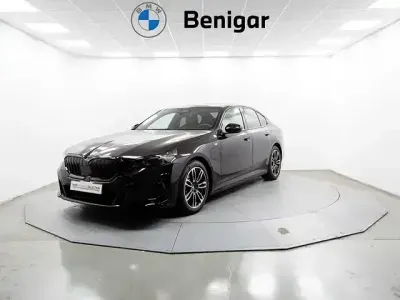 Usado BMW 530e Comfort Edition 299 CV (219 kW) 2025 Negro Berlina