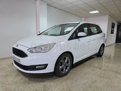 Usado Ford Grand C-Max Trend 120 CV (88 kW) 2017 Blanco Monovolumen