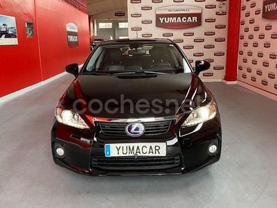 Lexus CT200h