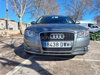 Usado Audi A4 140 CV (102 kW) 2006 Gris / plata Familiar