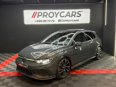 Usado VW Golf VIII GTI Clubsport 301 CV (221 kW) 2022 Gris / plata Berlina