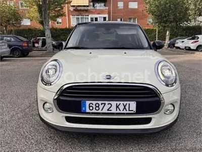Usado Mini Cooper D 116 CV (85 kW) 2019 Beige Utilitario