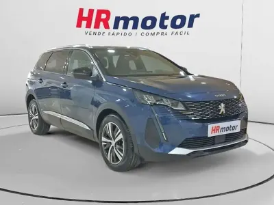 Usado Peugeot 5008 Allure 132 HP (97 kW) 2023 Azul SUV