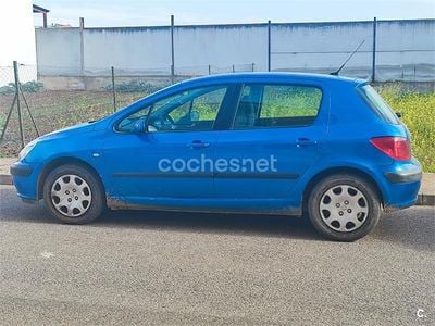 Usado Peugeot 307 90 CV (66 kW) 2003 Azul Berlina