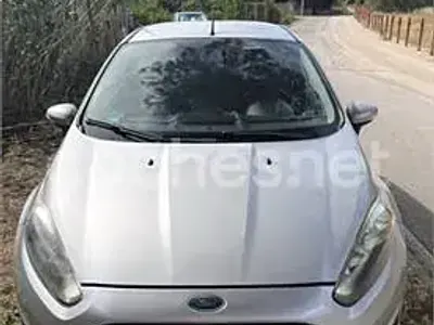 Usado Ford Fiesta Trend 82 CV (60 kW) 2017 Gris / plata Utilitario