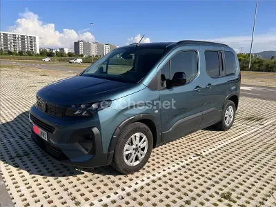 Usado Peugeot Rifter Allure 100 CV (73 kW) 2024 Azul Monovolumen