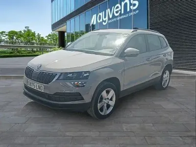Usado Skoda Karoq Ambition 150 CV (110 kW) 2021 Gris SUV