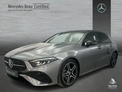 Usado Mercedes A180 AMG line 116 HP (85 kW) 2025 Cinzento Sedan