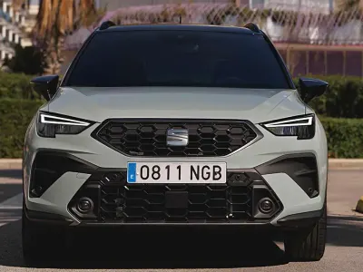 Usado Seat Arona Ecomotive 116 CV (85 kW) 2017 Burdeos SUV