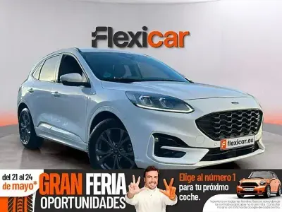 Usado Ford Kuga ST-Line 150 HP (110 kW) 2022 Branco SUV