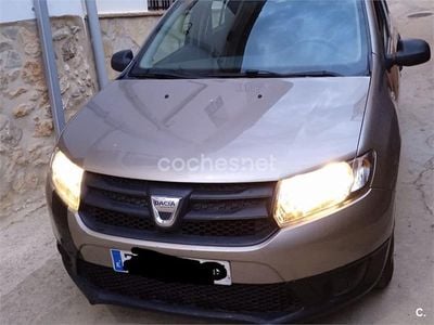 Usado Dacia Logan Ambiance 75 CV (55 kW) 2015 Beige Berlina