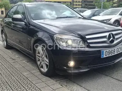 Usado Mercedes C220 Classic 150 HP (110 kW) 2008 Preto Sedan