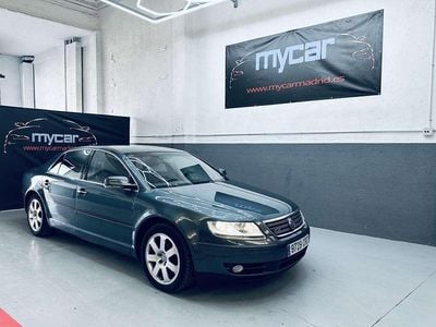 Begagnad VW Phaeton 241 HK (177 kW) 2004 Grå Sedan