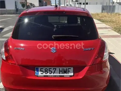 Usado Suzuki Swift GL 95 CV (69 kW) 2012 Rojo Utilitario