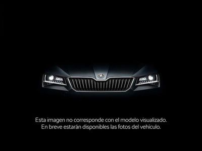 Usado Skoda Kamiq Selection 116 CV (85 kW) 2025 Plateado SUV