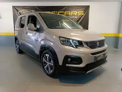 Usado Peugeot Rifter Access 75 CV (55 kW) 2019 Beige Monovolumen