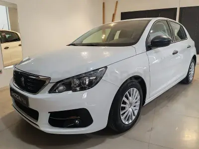 Usado Peugeot 308 Access 100 CV (73 kW) 2018 Blanco Berlina