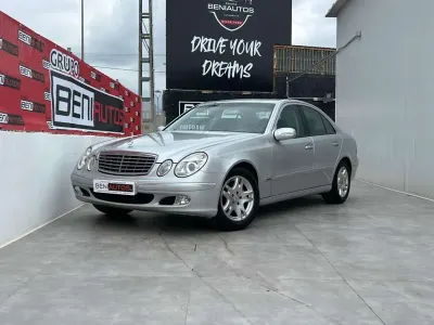 Usado Mercedes E270 177 CV (130 kW) 2003 Gris Berlina