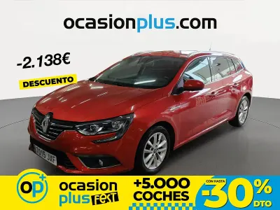Używany Renault Mégane GrandTour Zen 130 KM (95 kW) 2017 Czerwony Kombi